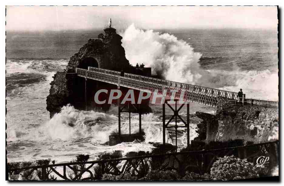 La tempête au Rocher de la Vierge — Biarritz — éditeur C.° Arts Photo, n°33