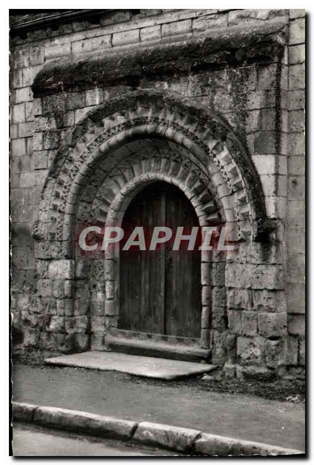 CPM L'Isle Bouchard Ports Primitive De l'Eglise St Gilles