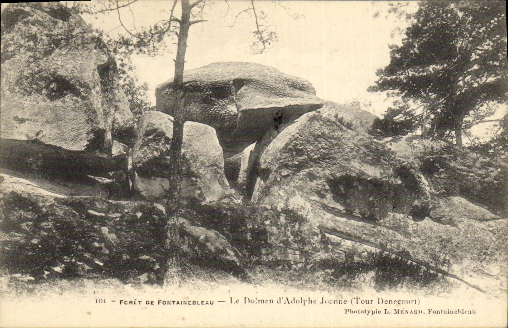 Fcrét de Fontainebleau — Il Dolmen di Adolphe Joanne (Tour Denecourt) — Fototipo L. MÉNARD, Fontainebleau
