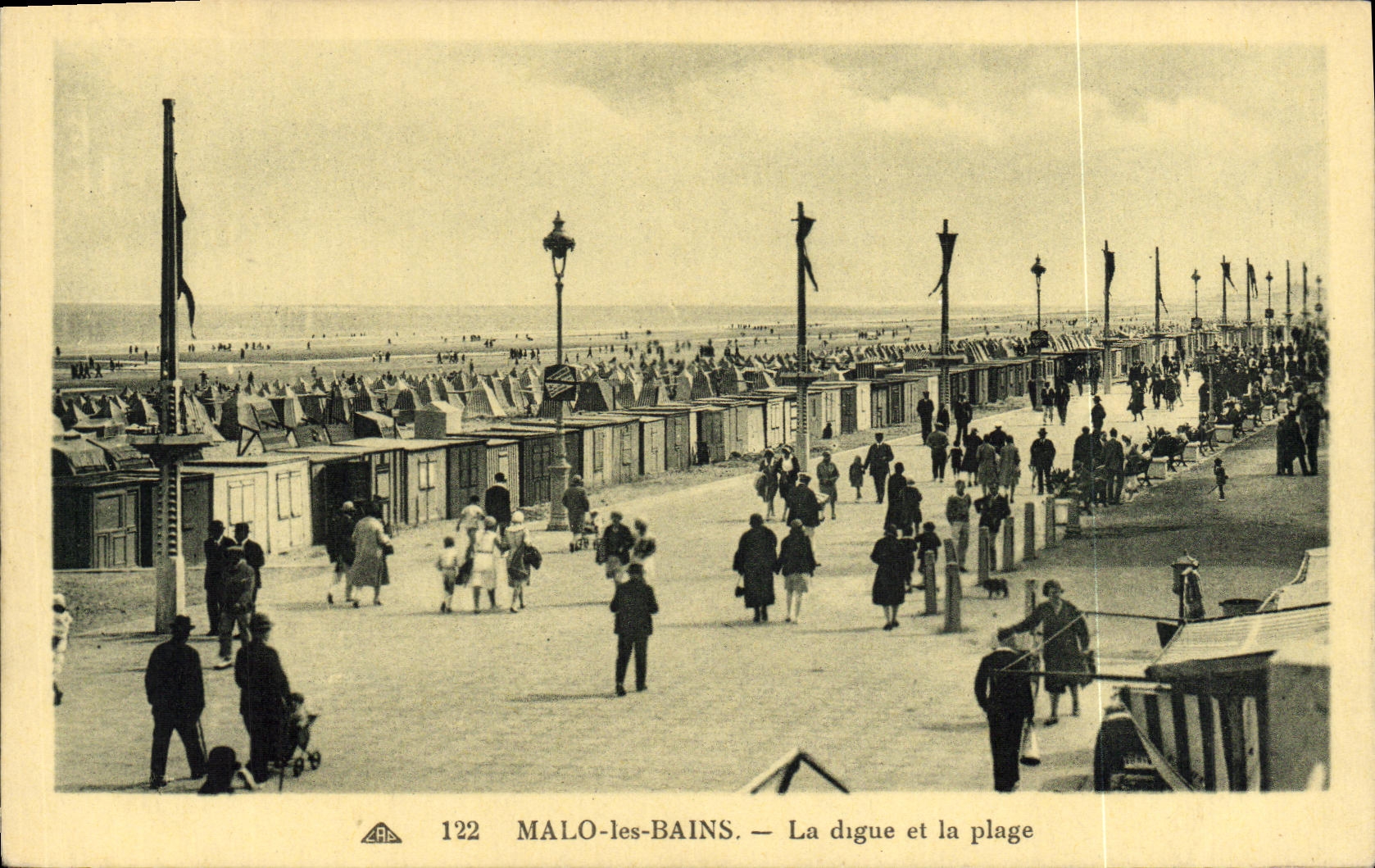 MALO-les-BAINS — La digue et la plage — Édition CLAEXYSEN, n° 122