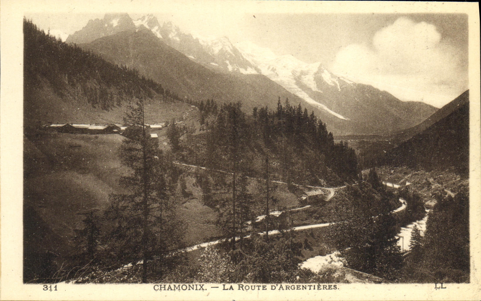 CPA Chamonix La Route d'Argentieres 