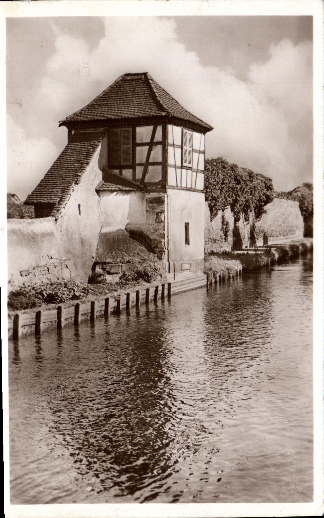 Le Vieux Colmar — Les anciens remparts sur la Lauch — Éd. de Port Royal, n° 160