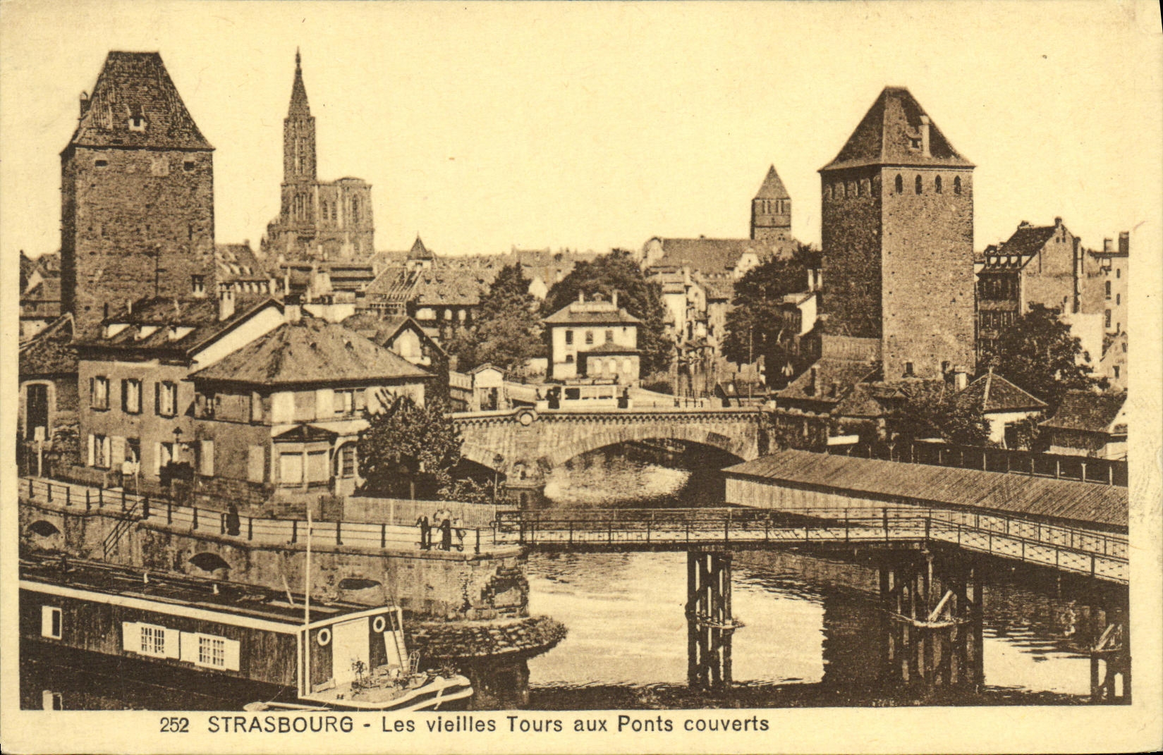 CPA Strasbourg Les Vieilles Tours aux Ponts couverts 