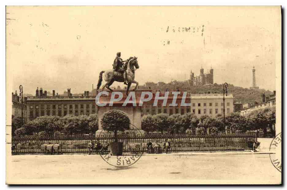 Place Bellecour, Lyon — statue de Louis XIV — éditeur Les Editions d'Art Yves Marcel