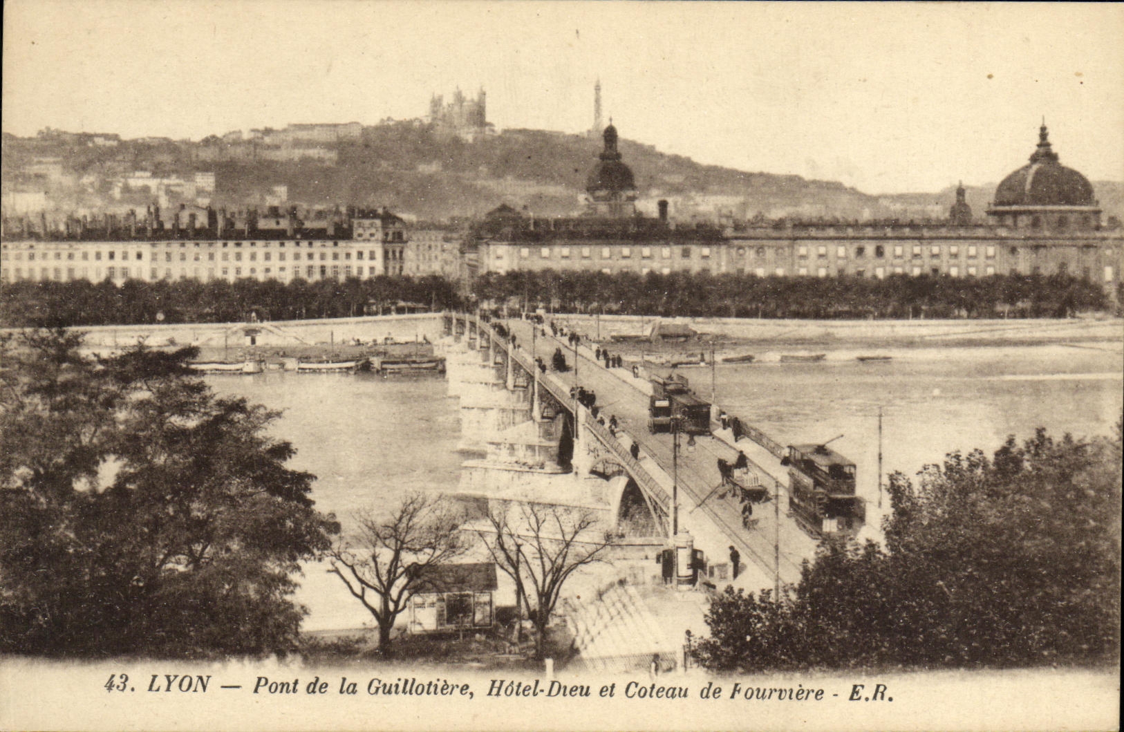 LYON — Pont de la Guillotière, Hôtel-Dieu et Coteau de Fourvière — E.R.