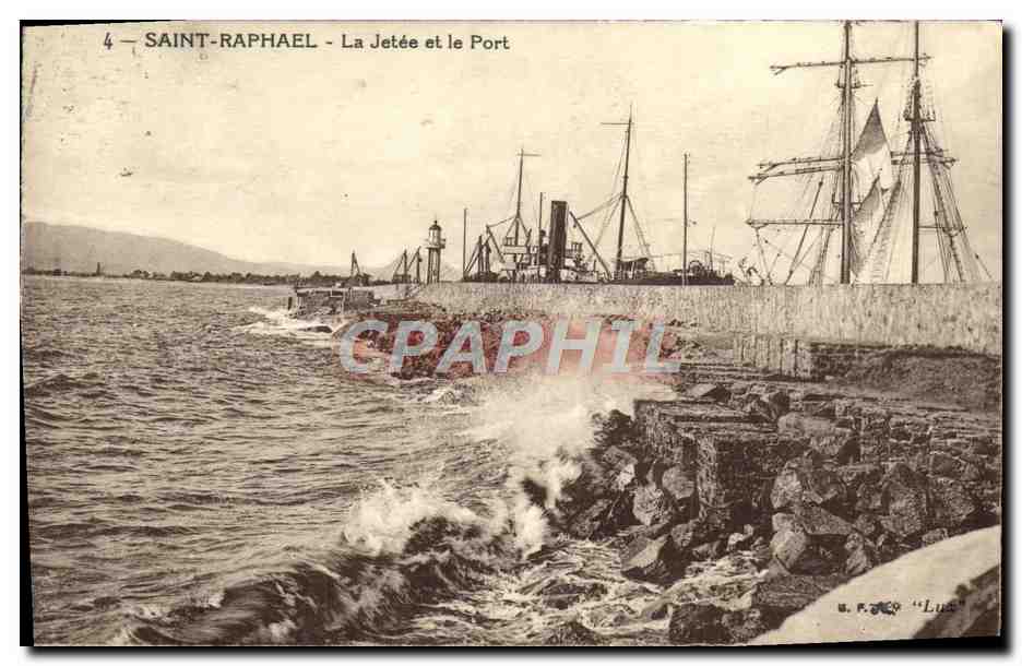 CPA Saint Raphael La Jetee et le Port Bateaux