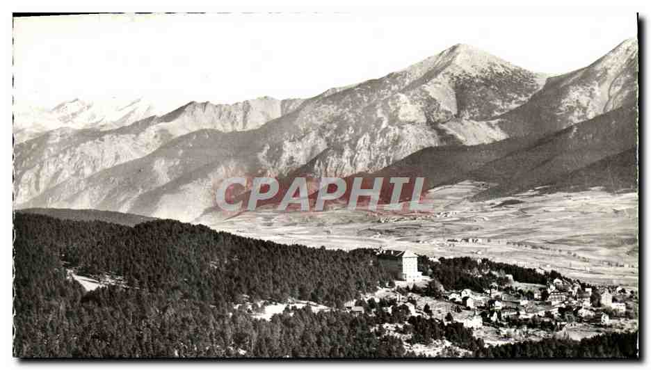CPA Font Romeu Station Climatique et sportive d'ete et d'hiver Vue generale depuis le pic de Mauroux La chaine du Canigo