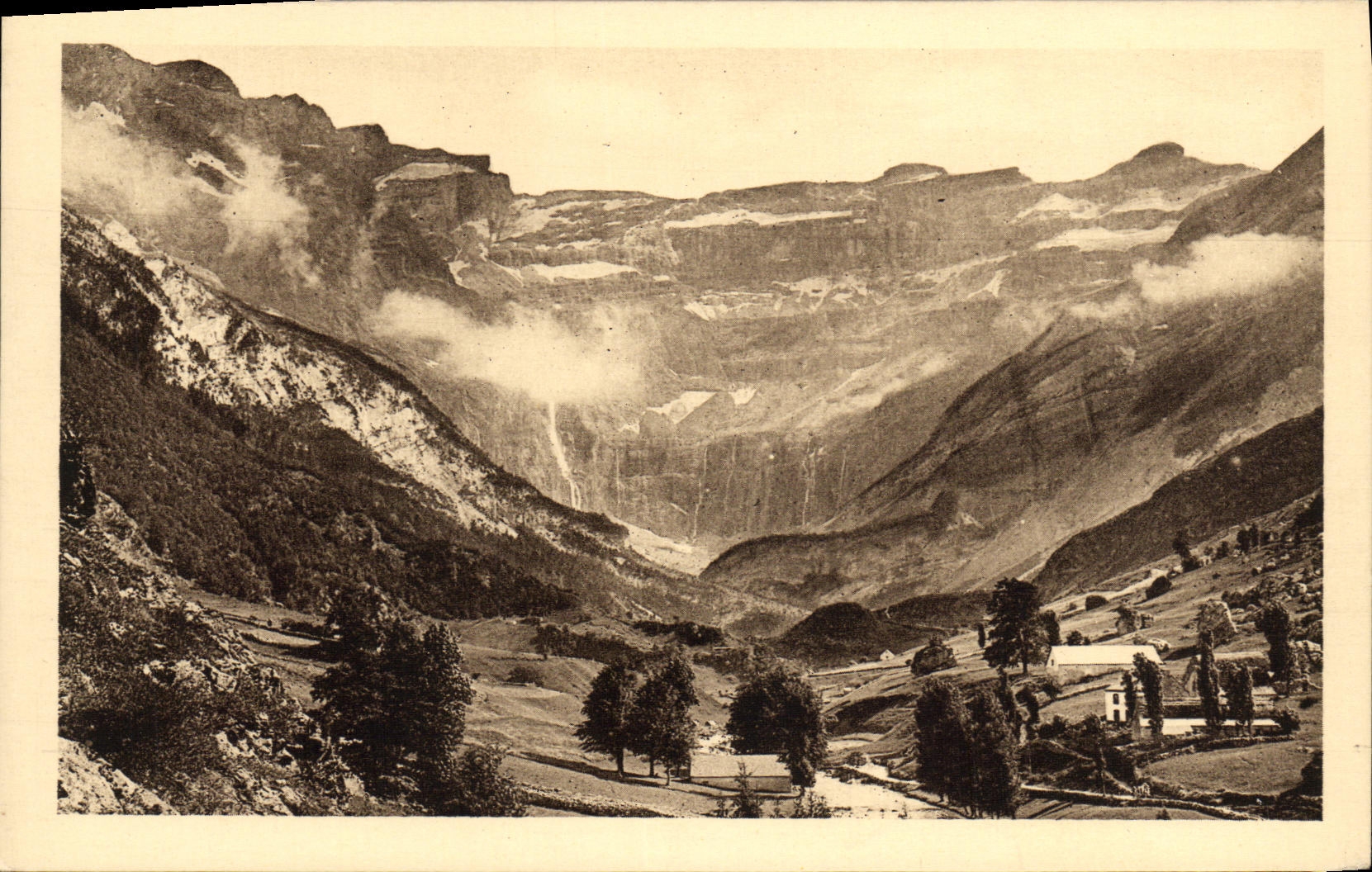 CPA Vue generale du cirque de Gavarnie