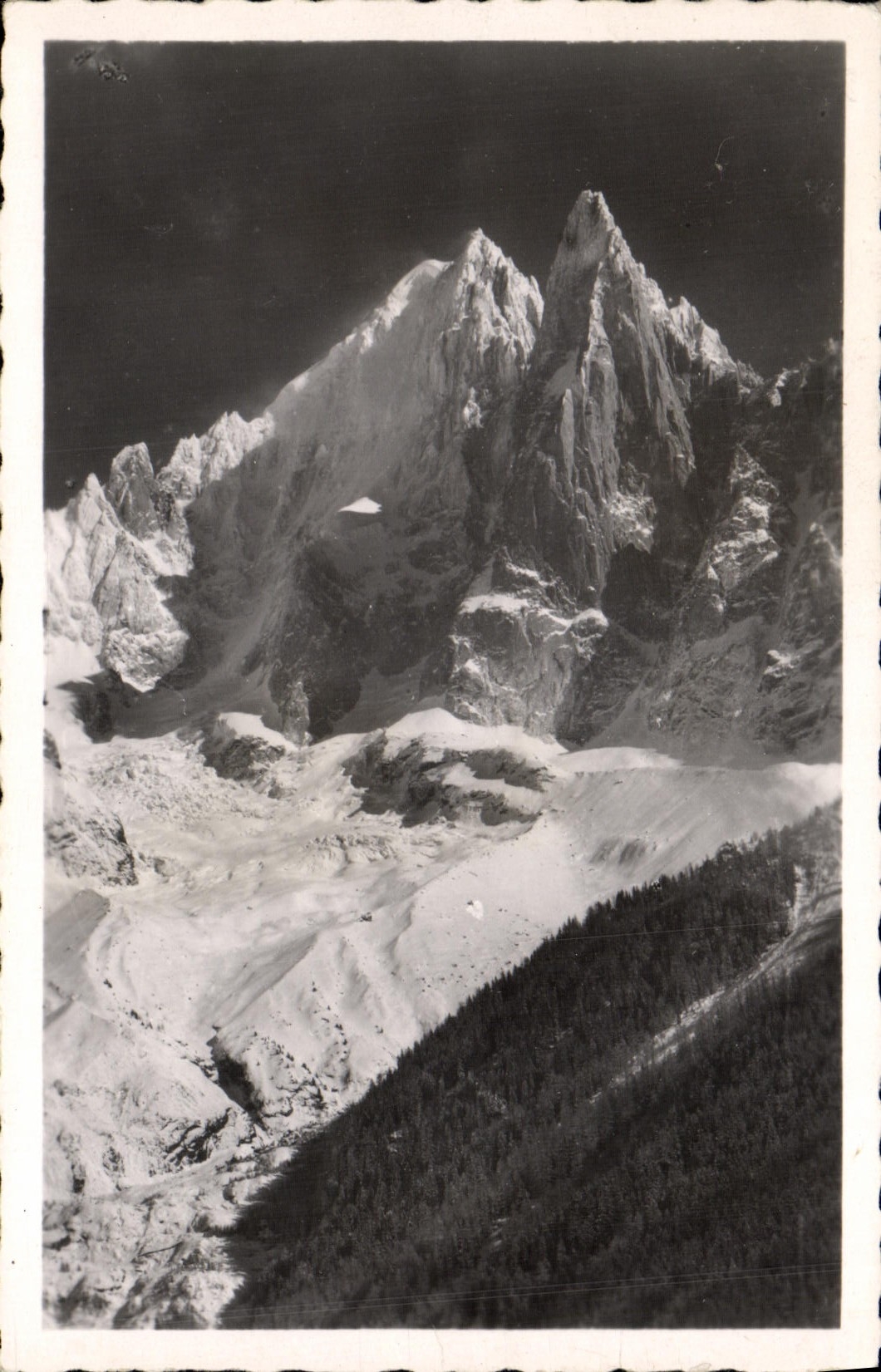 CPA Chamonix Mont Blanc L'Aiguille Du Dru