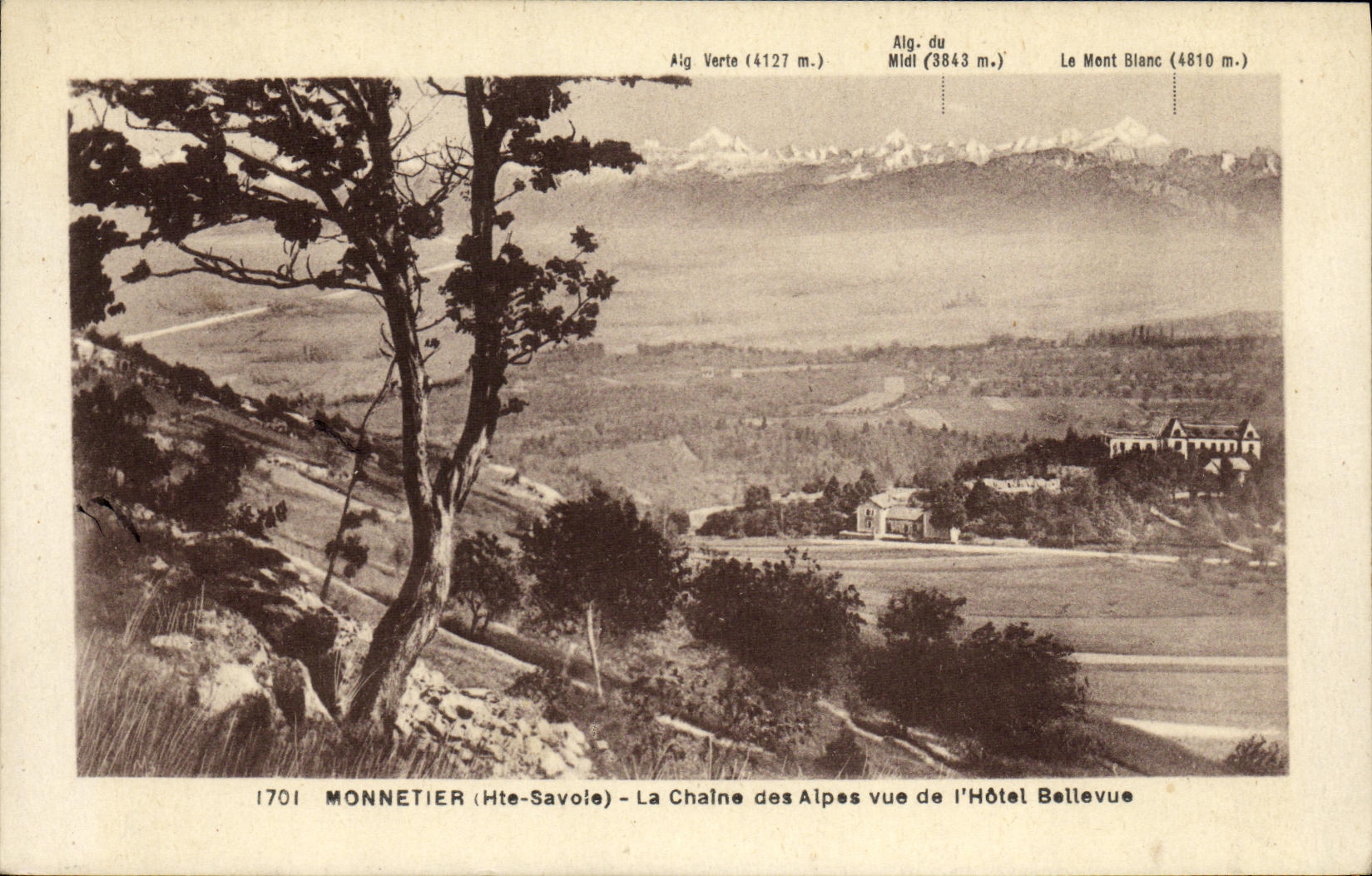 CPA Monnetier La Chaine Des Alpes Vue de l'Hotel Bellevue