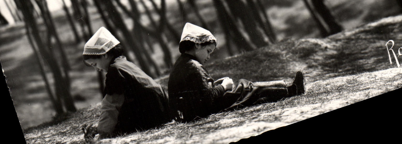 En Vendée — Dans les bois de pins, Fillettes maroichines — F. Chapeau, éditeur, Nantes, n°210