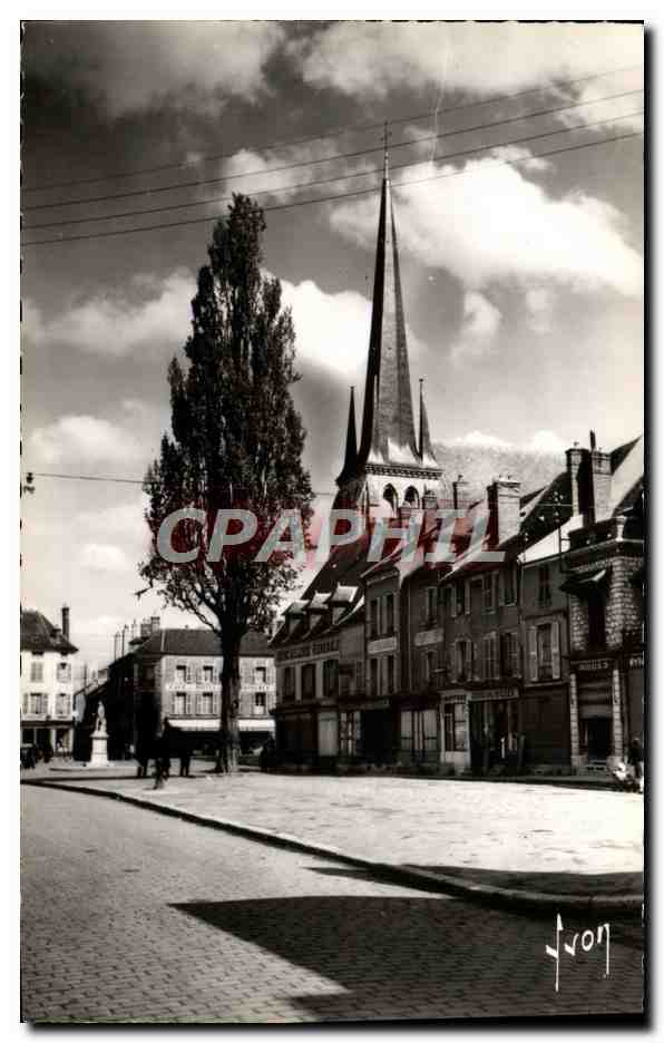 Nemours — Place de la République und Église Saint-Jean-Baptiste (16. Jahrhundert) — Éditions d'Art