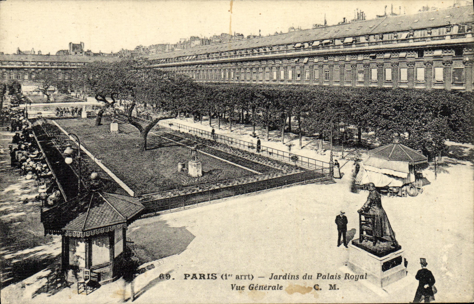 CPA Paris Jardins Du Palais Royal Vue Generale