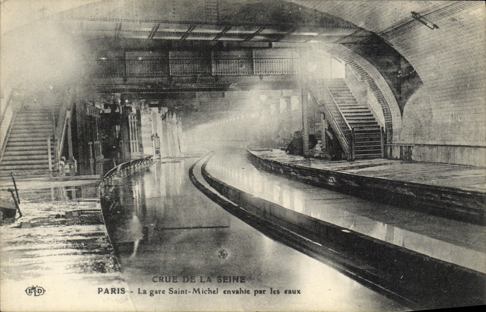 Paris - La gare Saint-Michel überschwemmt — Hochwasser der Seine — Verlag E.P.D.
