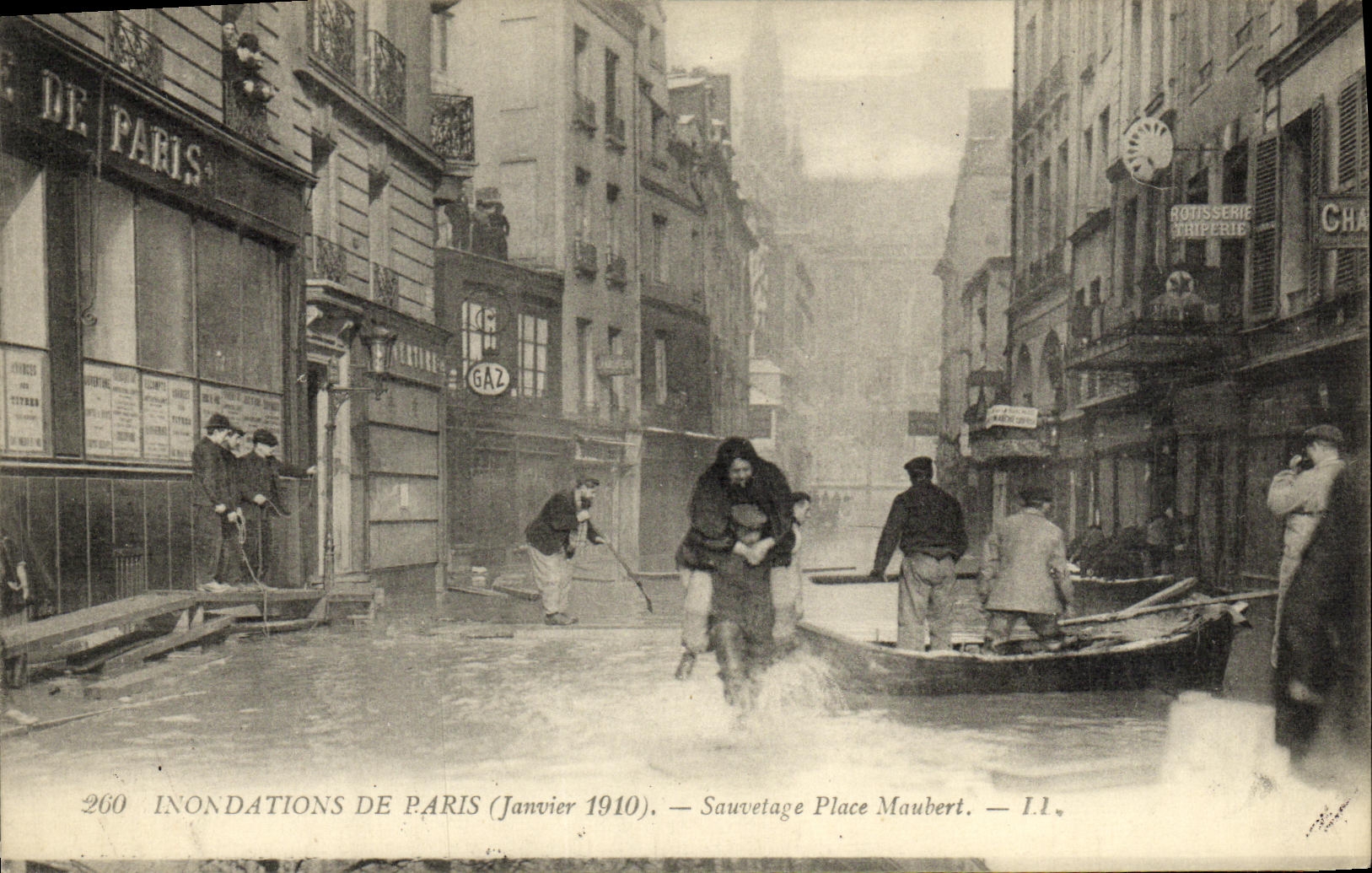 CPA Inondations De Paris Sauvetage Place Maubert