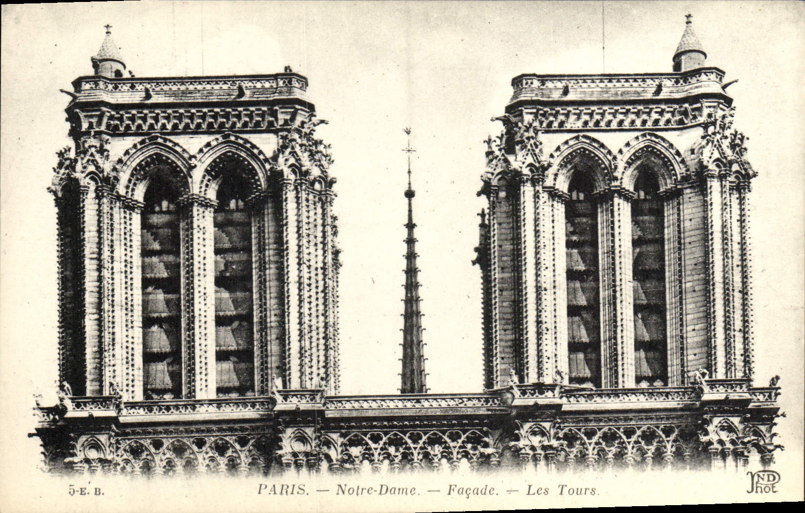 CPA Paris Notre Dame Facade Les tours