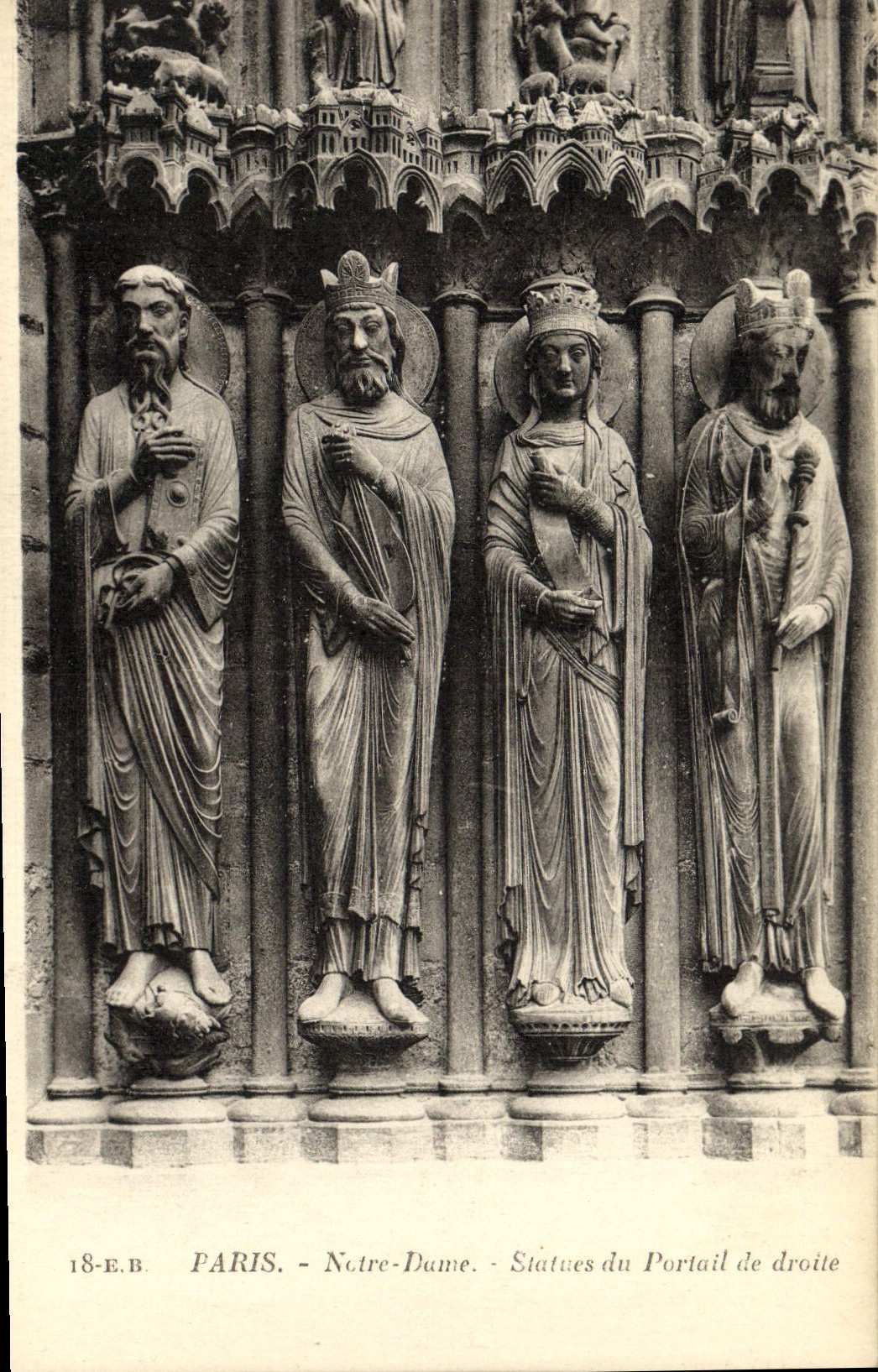 CPA Paris Notre Dame Statues du Portail de Droite