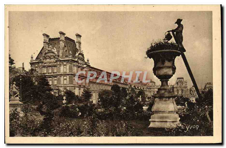 CPA Paris la Pavillon de Marsan au Jardin des Tuileries