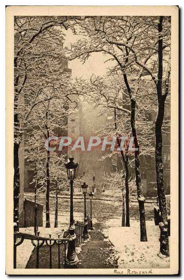 CPA Paris Montmartre sous la neige Vieille rue en escalier conduisant au Sacre Coeur