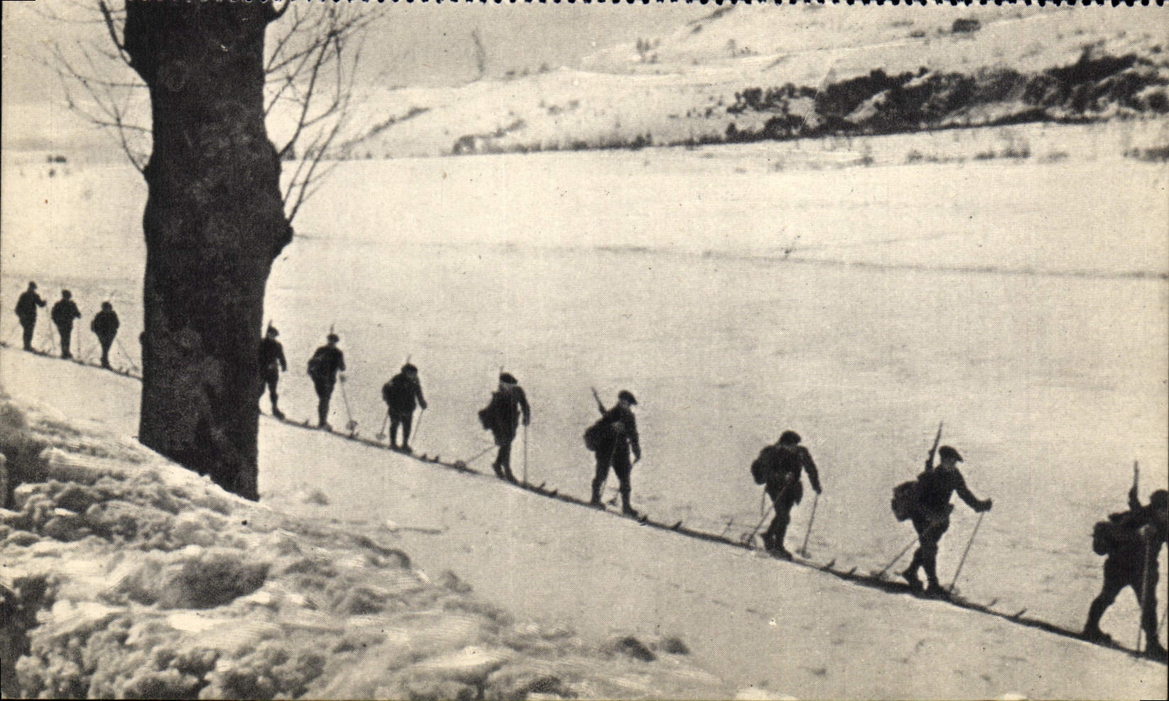 CPM Militaria Entrainement des eclaireurs skieurs 