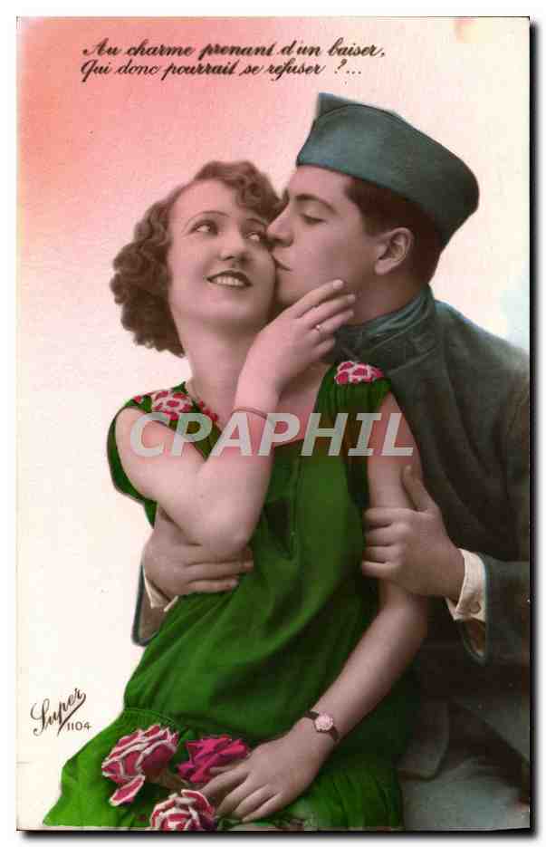 Jeune couple en tenue d'époque — baiser tendre — Jupner, n°1104