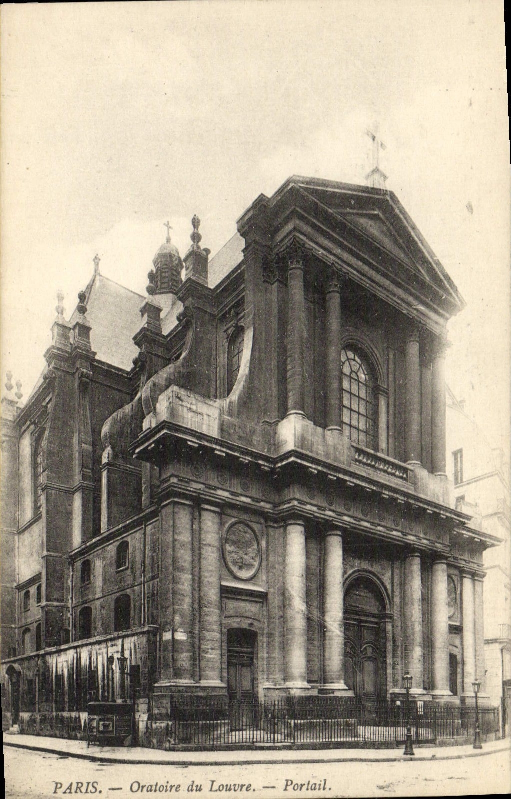 CPA Paris Oratoire du du Louvre Portail