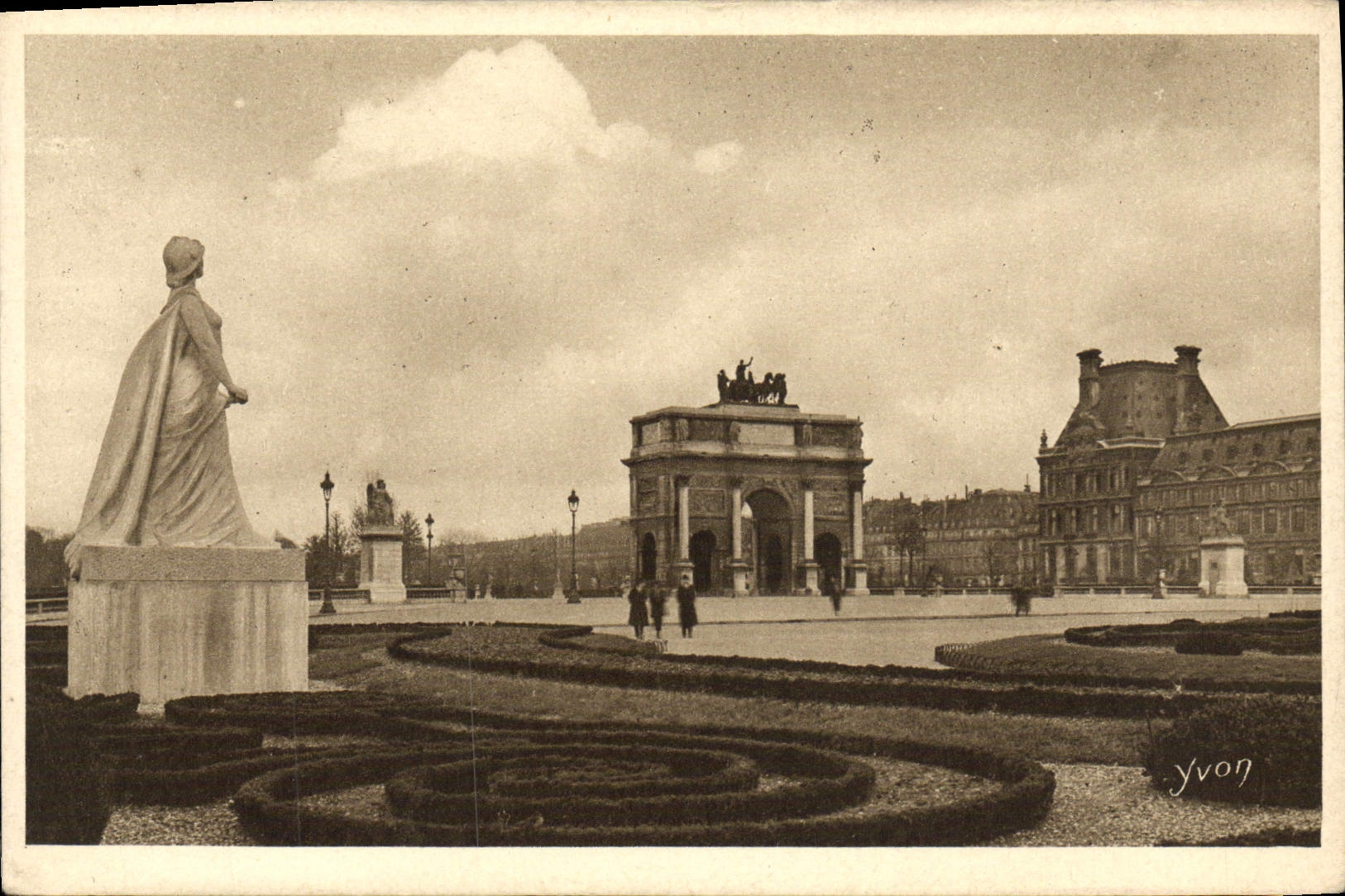 CPA Paris Jardin des Tuileries Carrousel