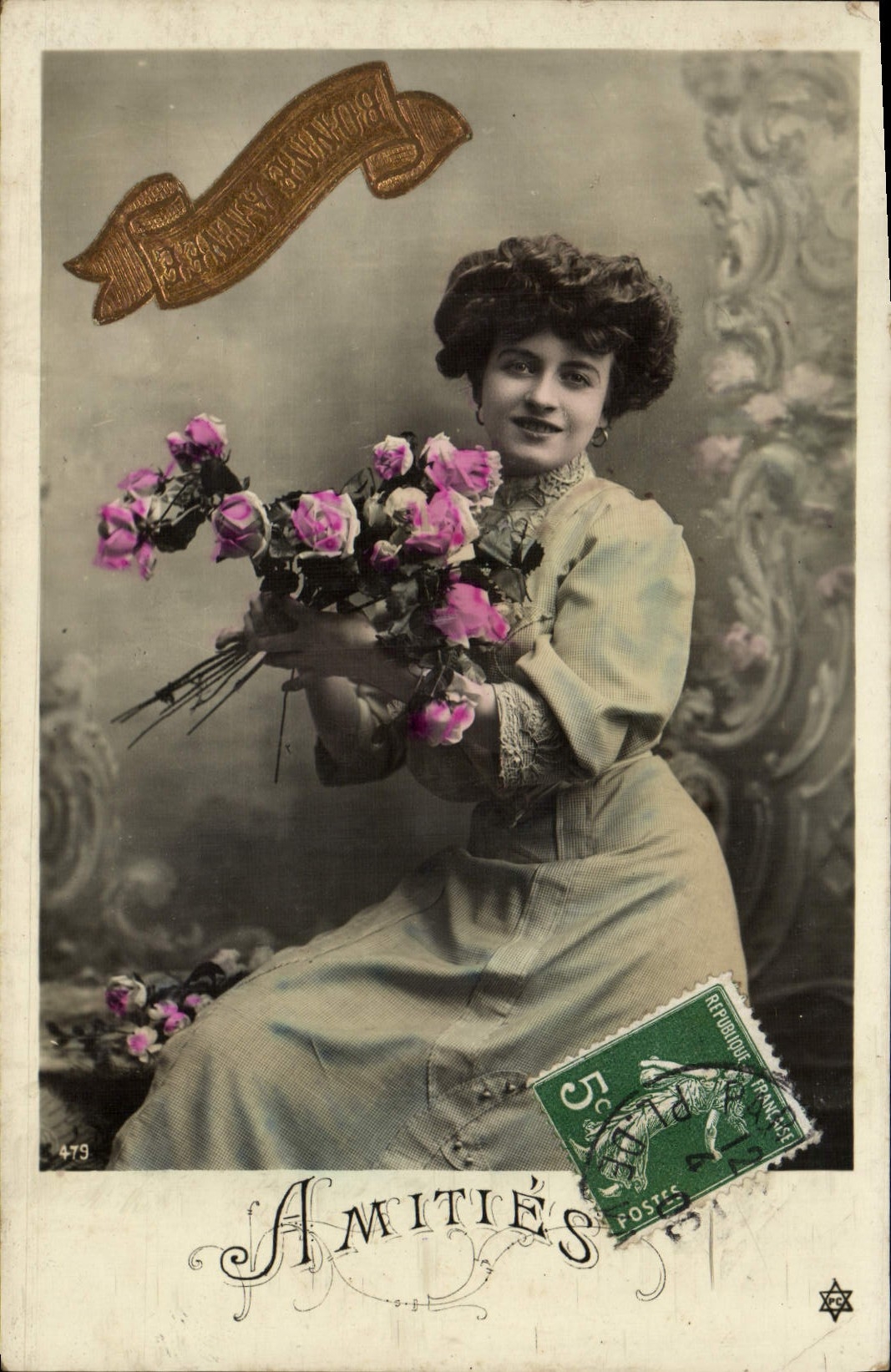 Donna con mazzo di rose — Amicizia — editore anonimo, n. 479