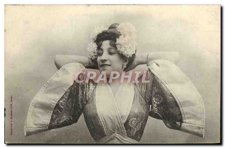 Femme en costume oriental — Photographie — A. Bresnay & Cie, Nîmes