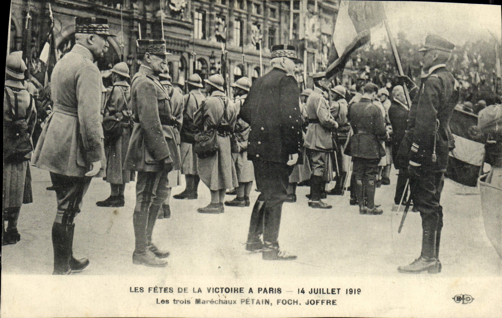 Les fêtes de la victoire à Paris — 14 juillet 1919 — Les trois Maréchaux Pétain, Foch, Joffre