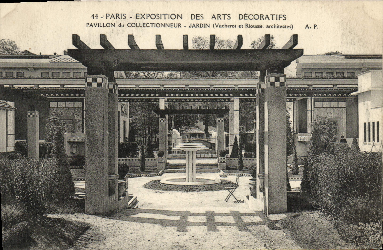 CPA Paris Exposition des Arts Decoratifs Pavillon de Collectionneur Jardin