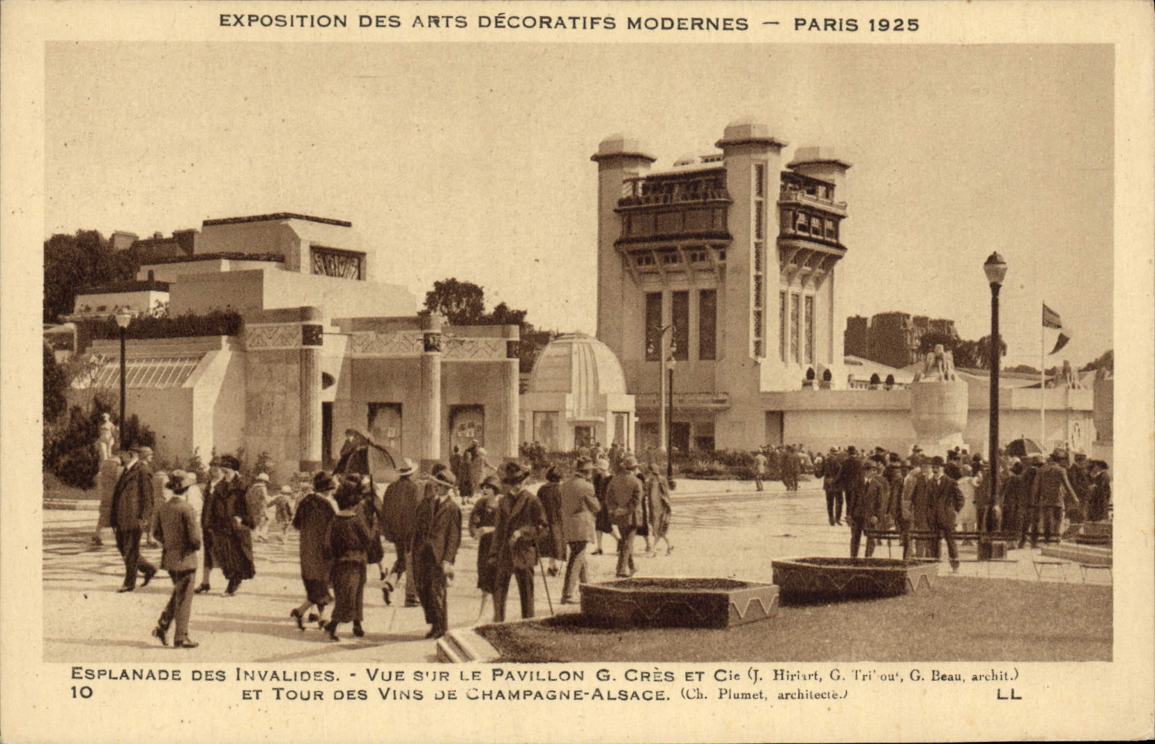 CPA Exposition des Arts Decoratifs Modernes Paris Esplanade des Invalides Vue sur la pavillon Cres et Cie et Tour vins 