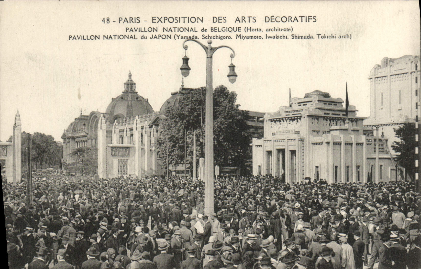Paris - Exposition des Arts Décoratifs - Pavillon National du Japon et Pavillon National de Belgique