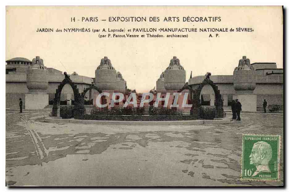 CPA Paris Exposition des Arts Decoratifs Jardin des Nympheas Pavillon Manufacture nationale de Sevres 