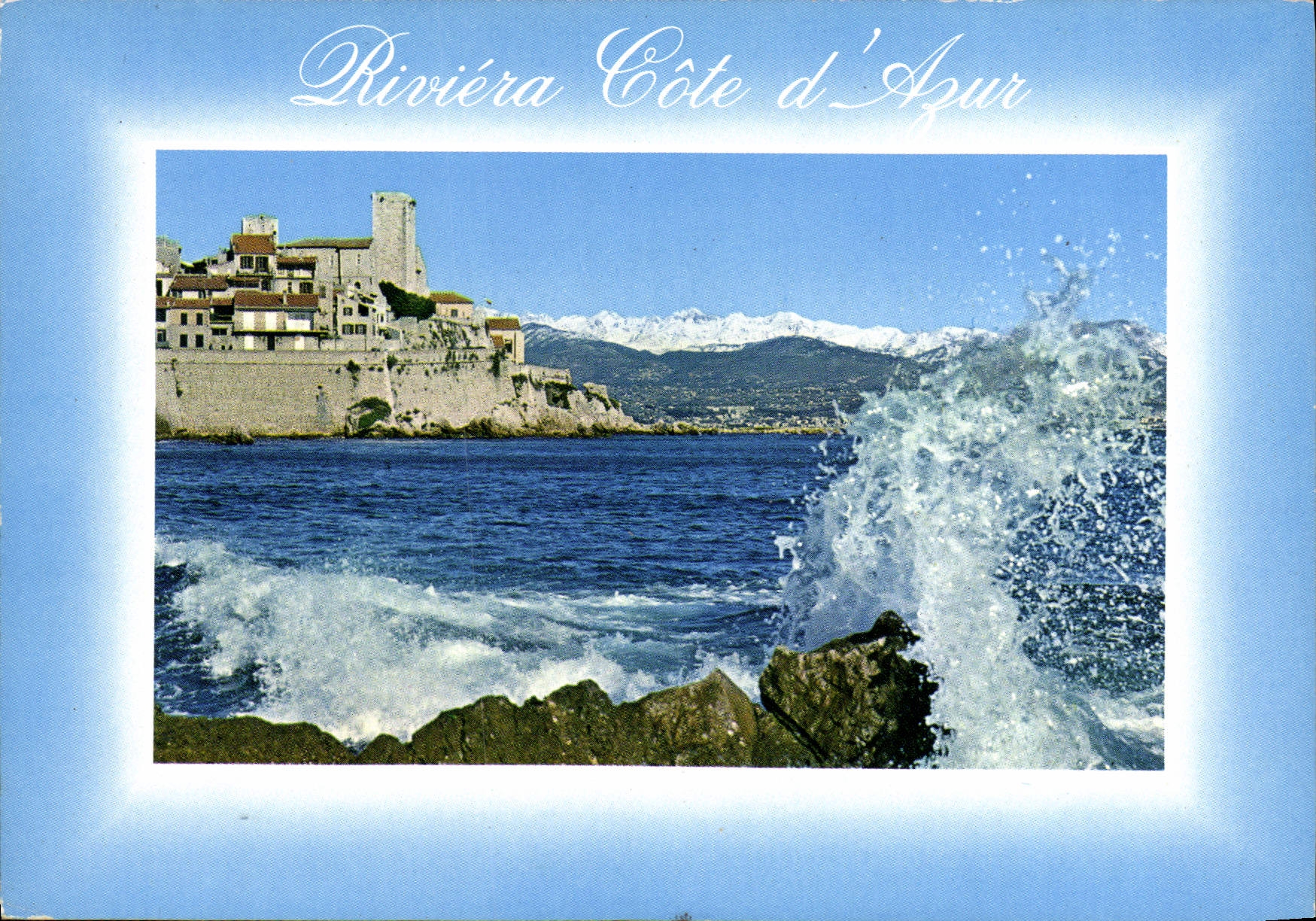 Riviera Côte d'Azur — Vue de la côte avec montagnes enneigées — Les Editions Gilletta, n°016