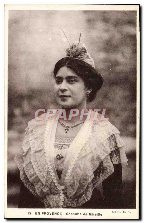 CPA En Provence Costume De Mireille Folklore Costume