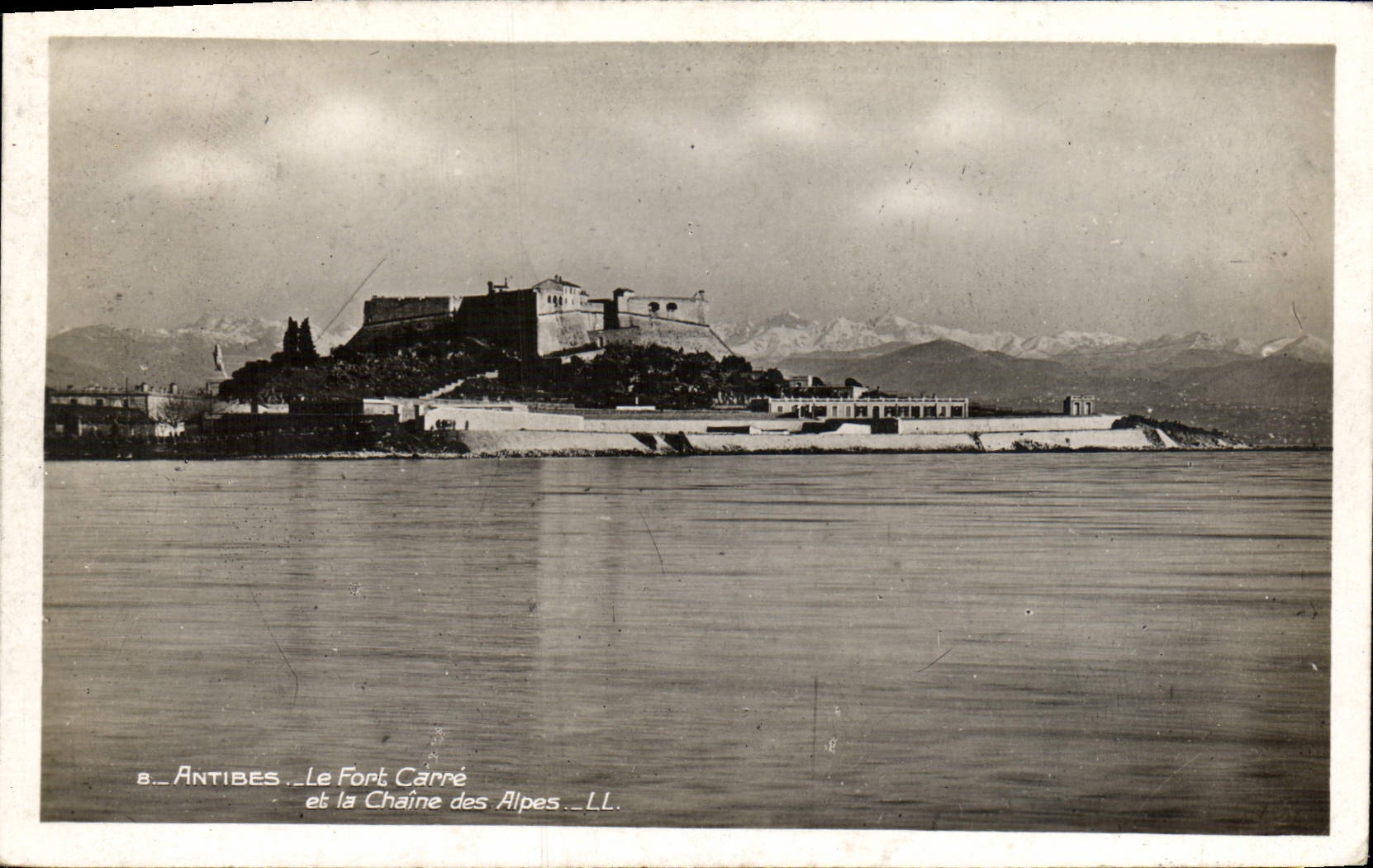 CPA Antibes Le Fort Carre et la Chaine des Alpes
