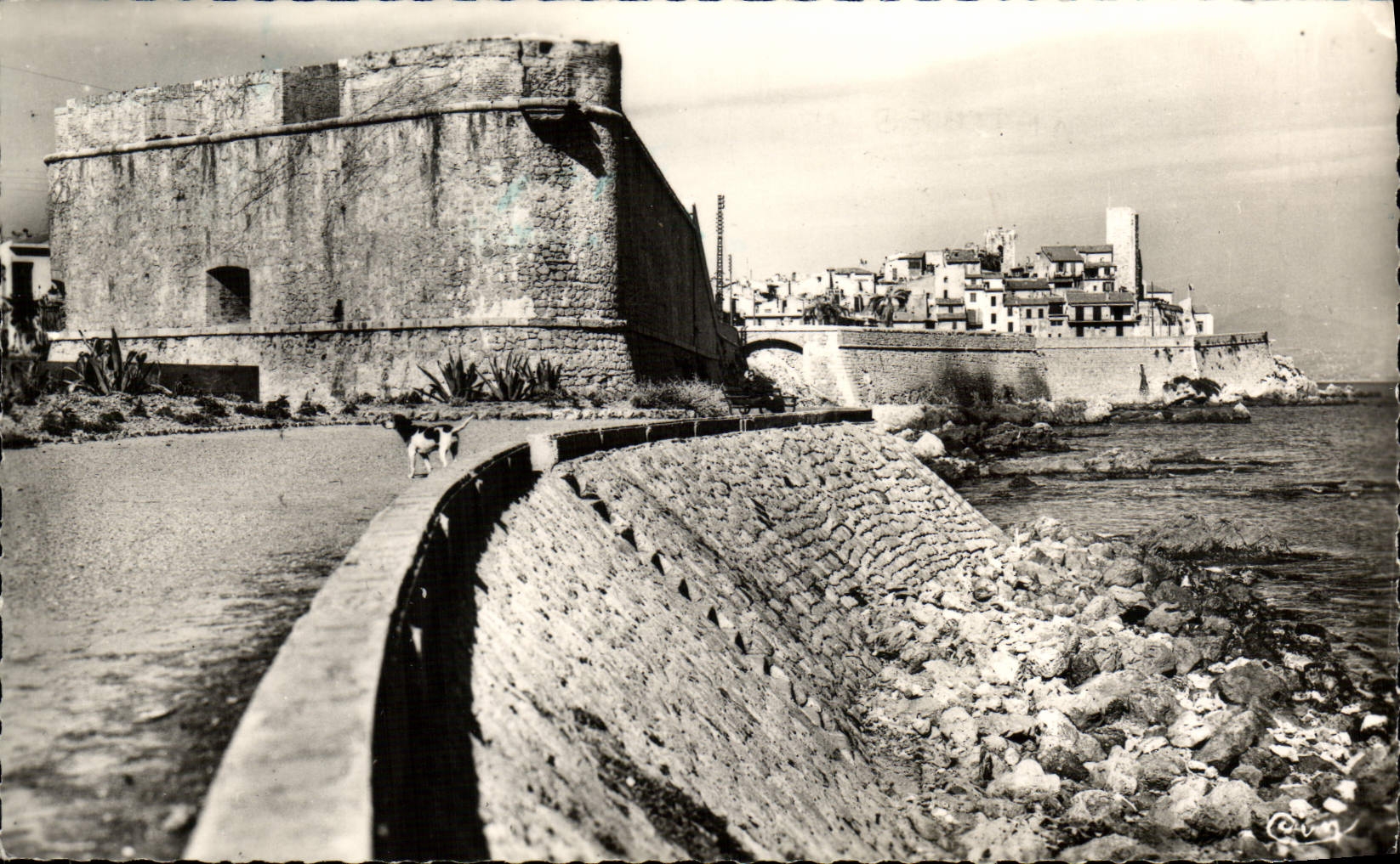 Antibes — La Citadelle et la Vieille Ville — Photographie Imprimerie Célestin