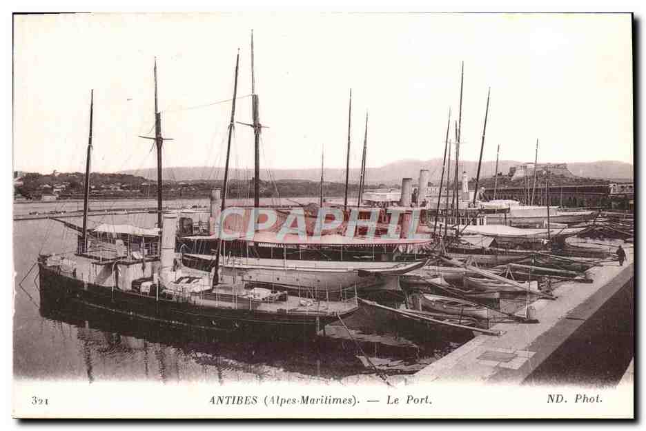 Antibes (Alpes-Maritimes) — Der Hafen. — ND. Foto.