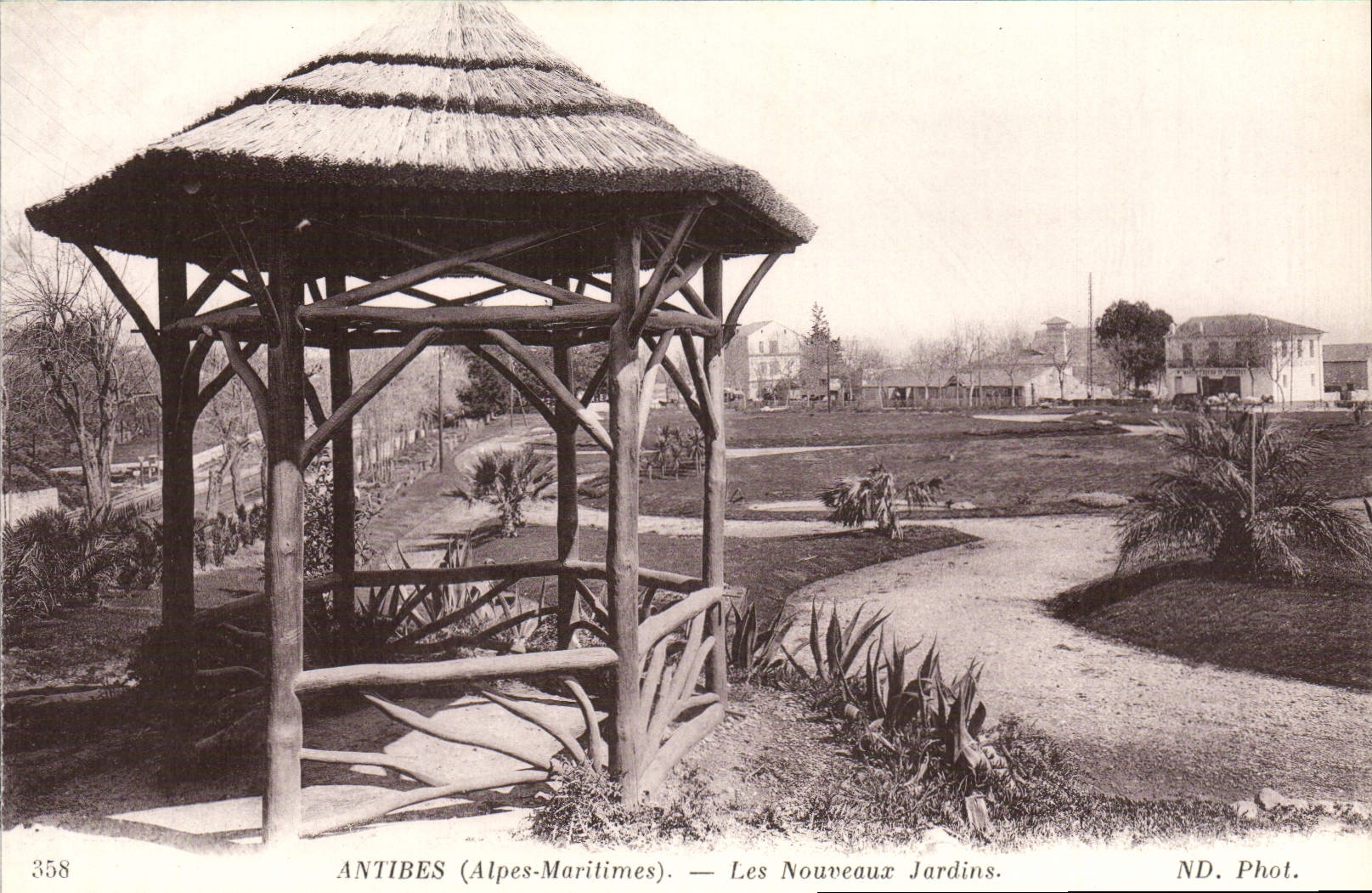 CPA Antibes Les Nouveaux Jardins