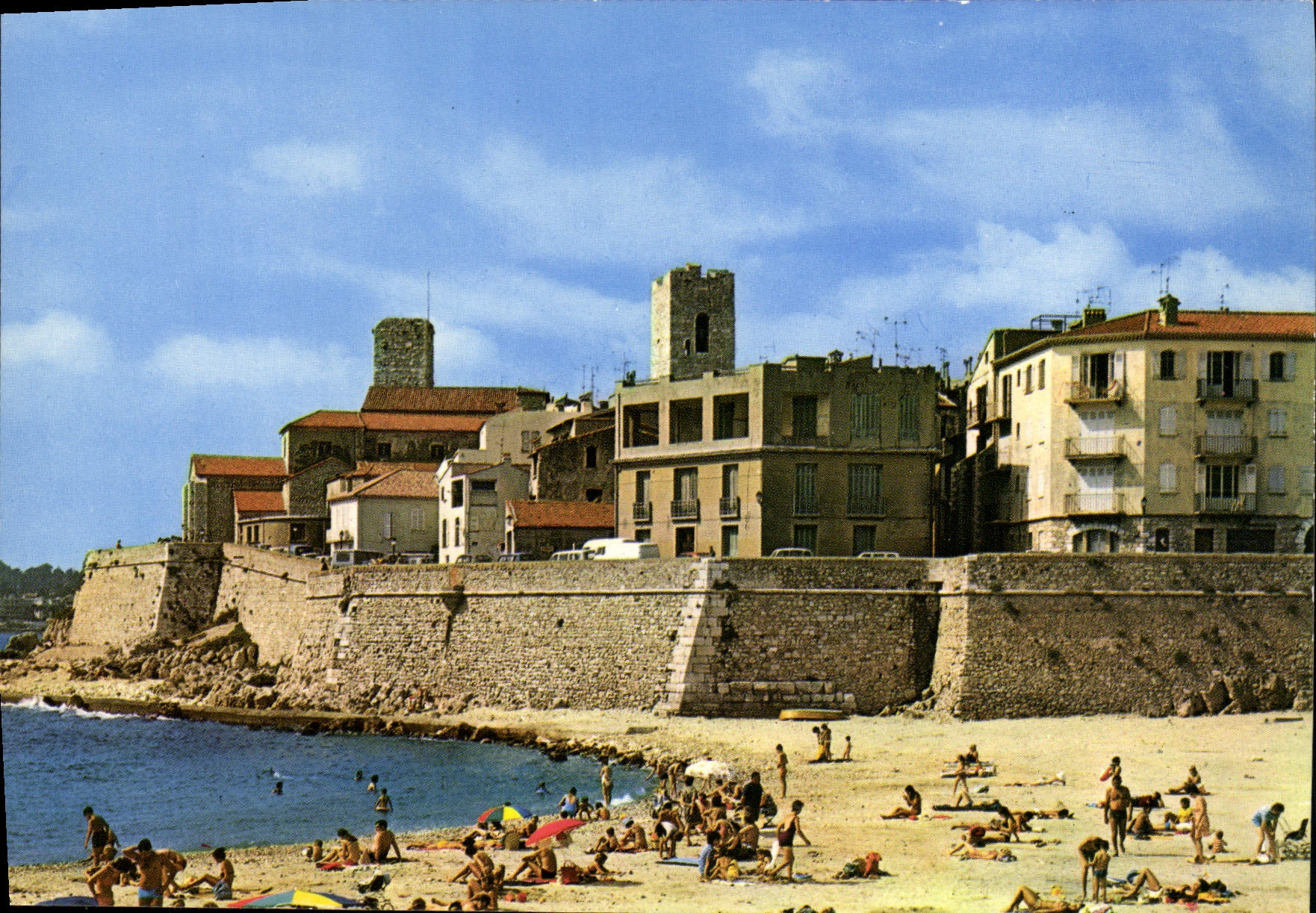 Antibes — La Plage de la Gravette et les Remparts — Éditions d'Art Montluel, Nice