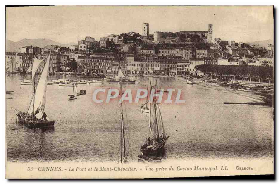CPA Cannes Le Port et le Mont Chevalier Vue Prise du Casino Municipal Bateaux