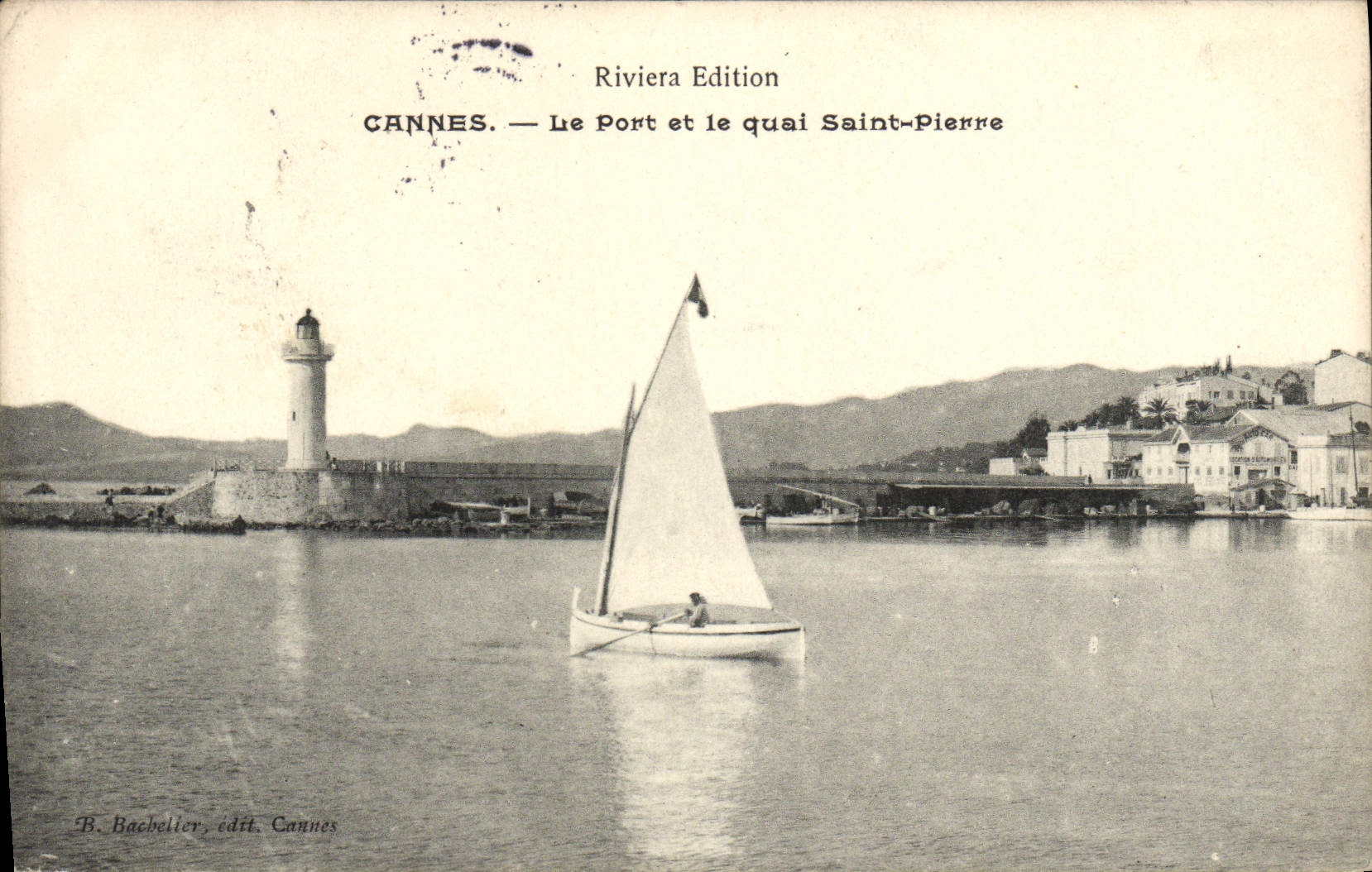 CPA Cannes Le Port et le Quai Saint Pierre Bateau Phare 