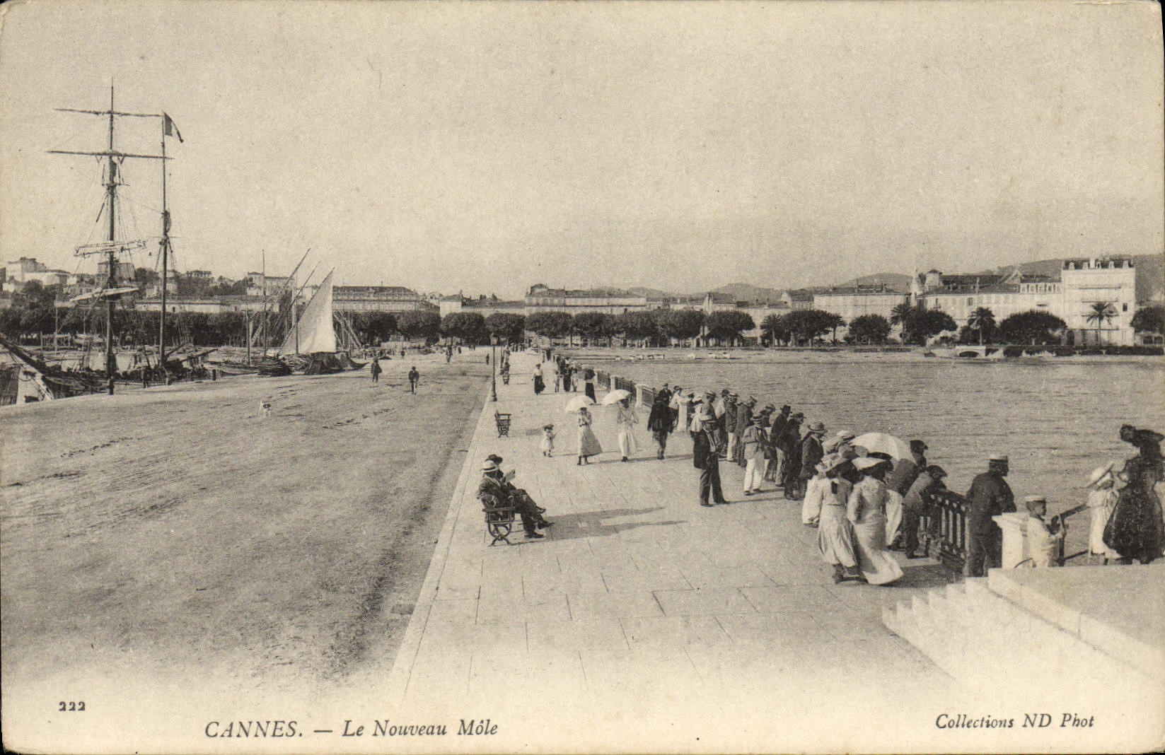 CPA Cannes Le Nouveau Mole Bateau