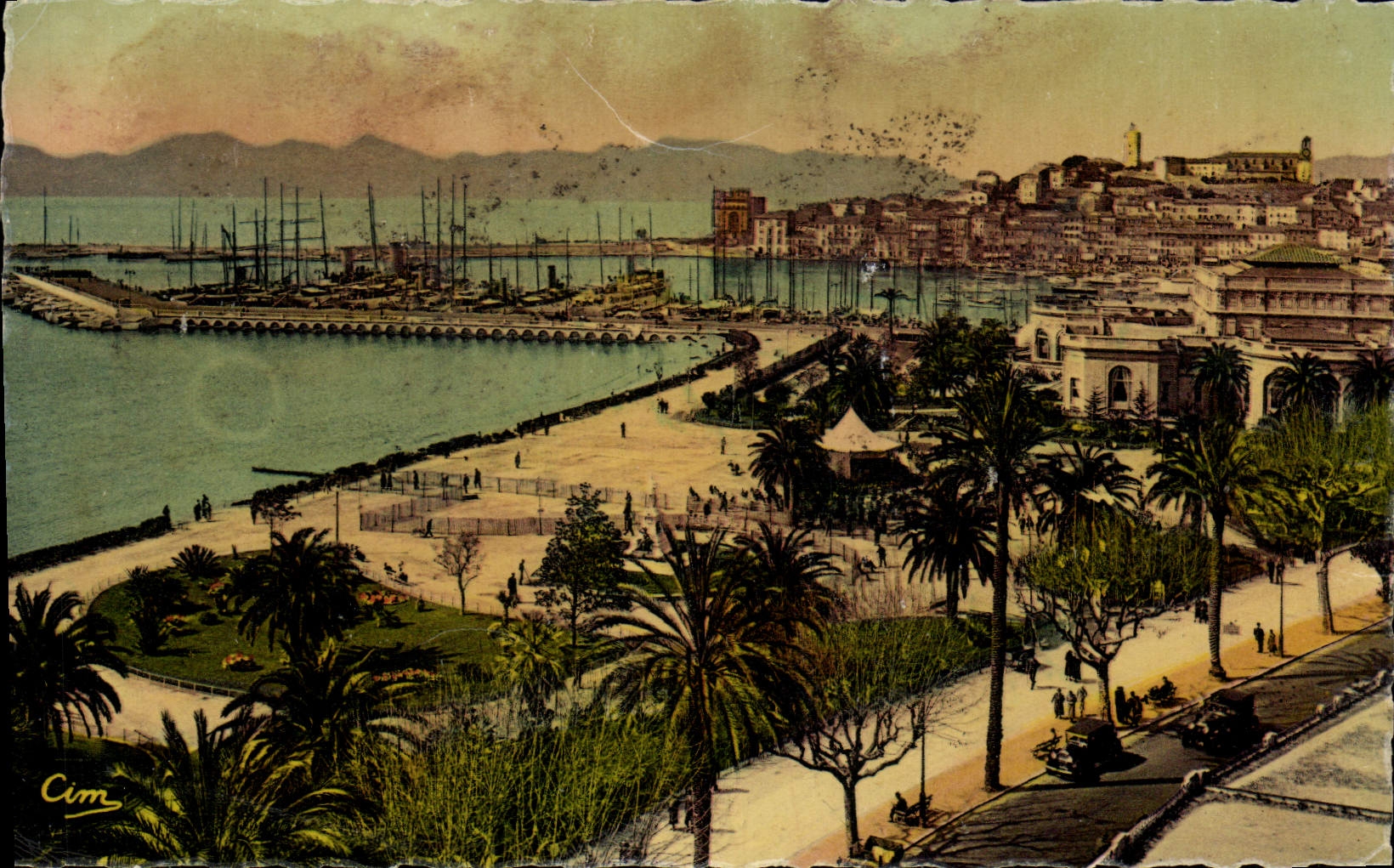 Cannes — Vue sur le Port et le Mont-Carlo — Cim