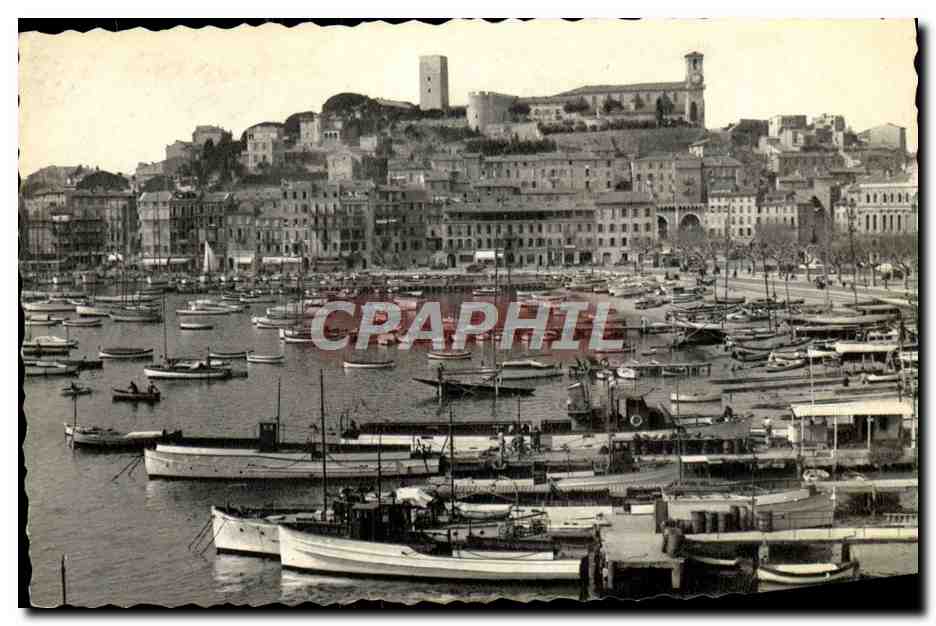 CPA Cannes Le Port et le Mont Chevalier Bateaux 