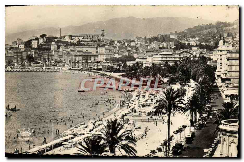 CPA Cannes Vue Generale et la Plage