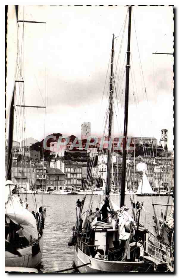 CPA Cannes Vue Du Suquet Bateau