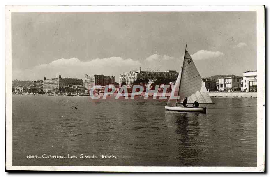 CPA Cannes Les Grands Hotels Bateau