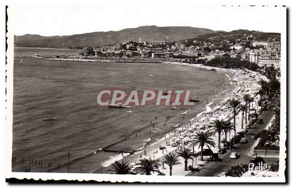 CPA Cannes Vue Sur la Plage